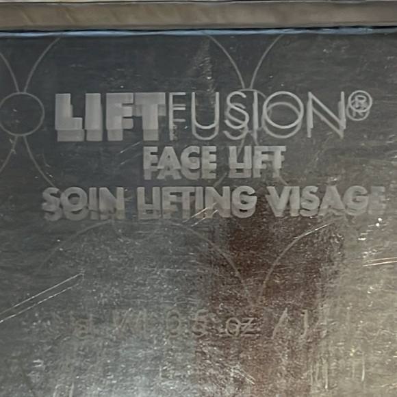 Unopened discontinued 2 pc. Boxed set sealed Fusion Beauty. - Picture 7 of 8